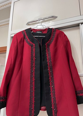 Bordo İşlemeli Midi Ceket - Görsel 2