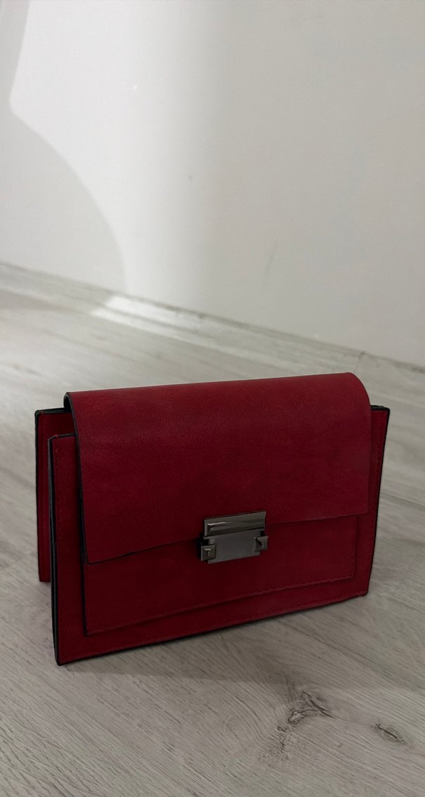 Zincir Detaylı Kırmızı Deri Kadın Çanta - Görsel 4