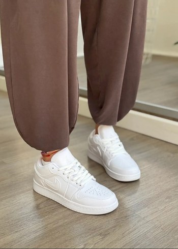 Beyaz Kadın Sneakers Jordan - Görsel 4