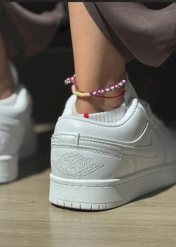 Beyaz Kadın Sneakers Jordan - Görsel 3