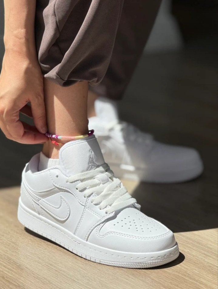 Beyaz Kadın Sneakers Jordan - Görsel 2