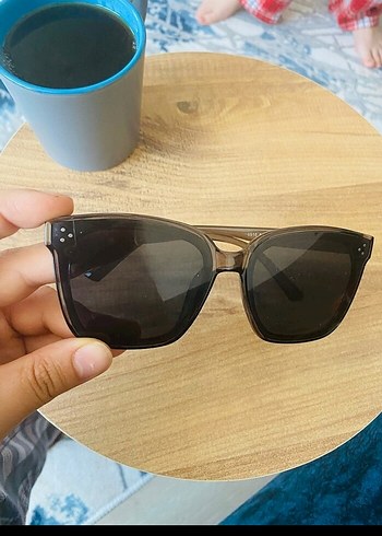 Siyah Minimalist Kadın Güneş Gözlüğü - Görsel 2