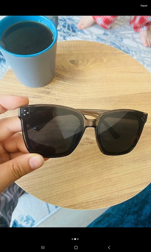 Siyah Minimalist Kadın Güneş Gözlüğü - Görsel 2