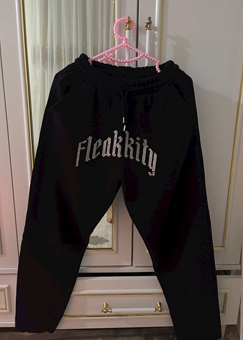 Siyah Baskılı Rahat kesim eşofman - Görsel 2