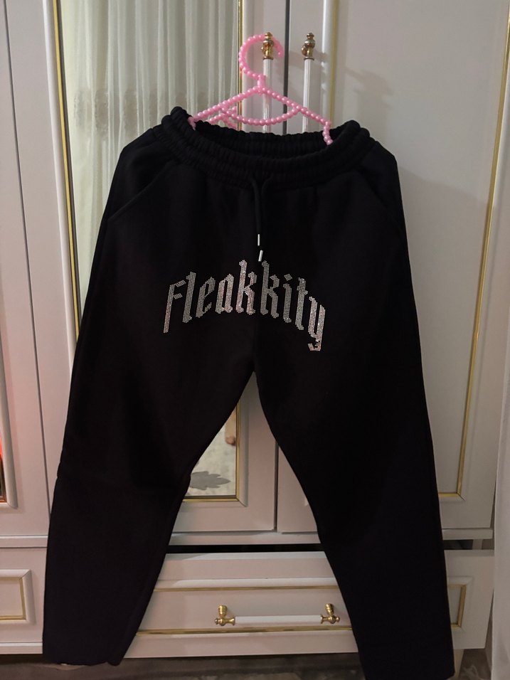 Siyah Baskılı Rahat kesim eşofman - Görsel 2