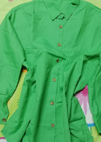 Yeşil Düğmeli Uzun Kollu Kadın Gömlek - Görsel 2