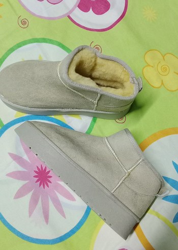 Beyaz Kürklü Kadın Dolgu Topuk Bot - Görsel 4