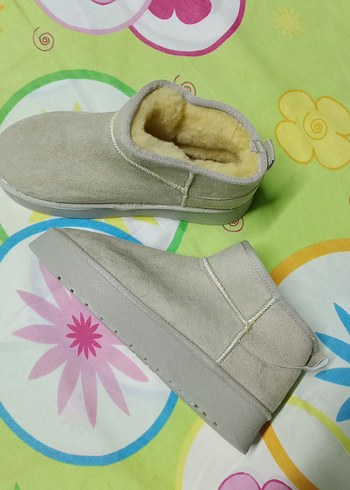 Beyaz Kürklü Kadın Dolgu Topuk Bot - Görsel 3