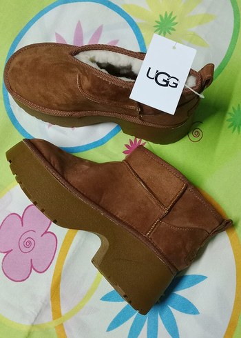 UGG Kahverengi Süet Kadın Dolgu Topuk Bot - Görsel 2