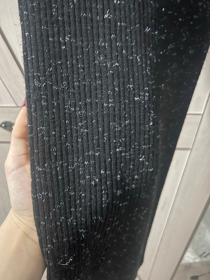 Siyah Yüksek Yakalı Uzun Kollu Beden Oturan Elbise - Görsel 2