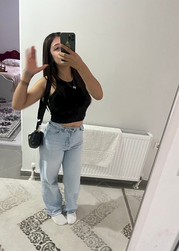 Siyah Yüksek Yakalı Kadın Atlet - Görsel 3