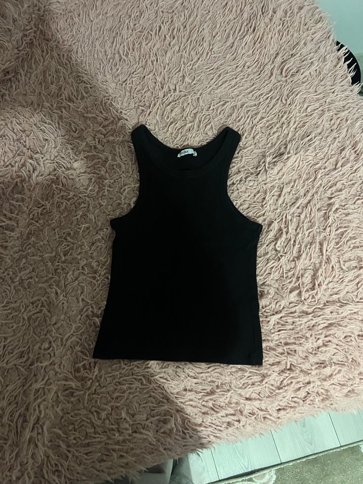 Siyah Yüksek Yakalı Kadın Atlet - Görsel 2