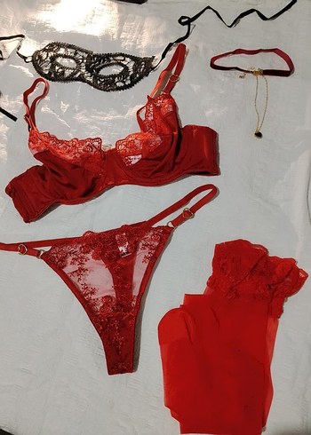 Kırmızı İşlemeli Gotik Mini Sütyen Takımı 80 Beden - Görsel 2