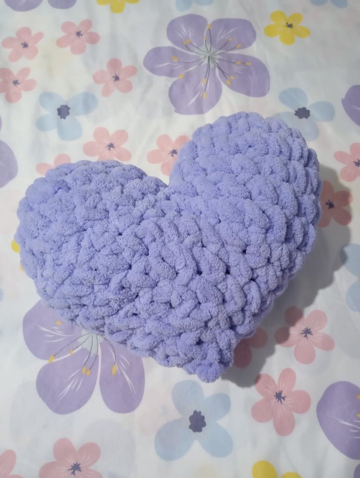 Lila Örgü Çocuk Kalp Yastık - Görsel 3