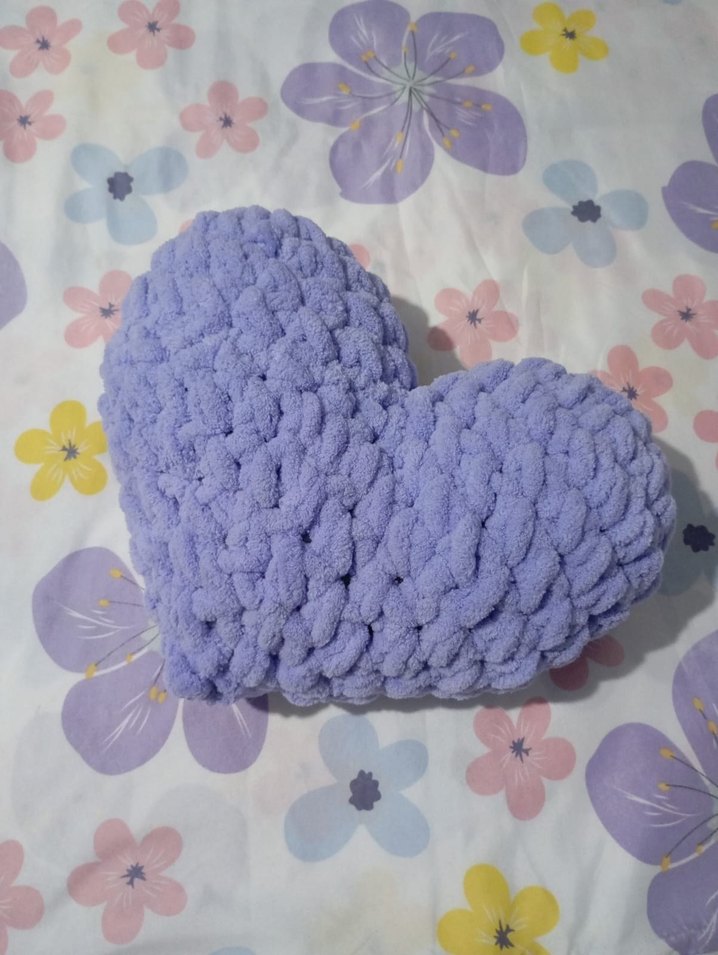 Lila Örgü Çocuk Kalp Yastık - Görsel 2