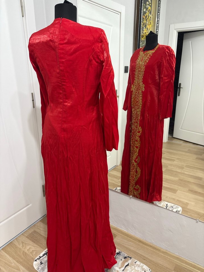 Uzun Kollu Kırmızı Nakışlı Kına Elbisesi - Görsel 4