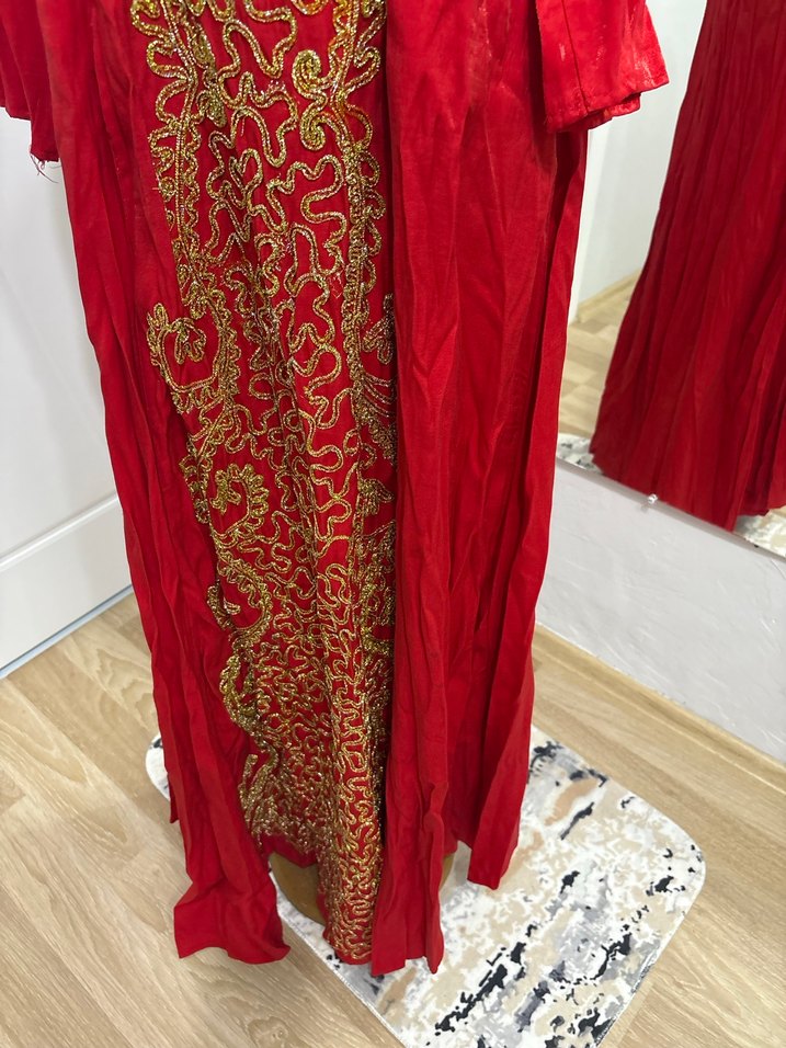 Uzun Kollu Kırmızı Nakışlı Kına Elbisesi - Görsel 3