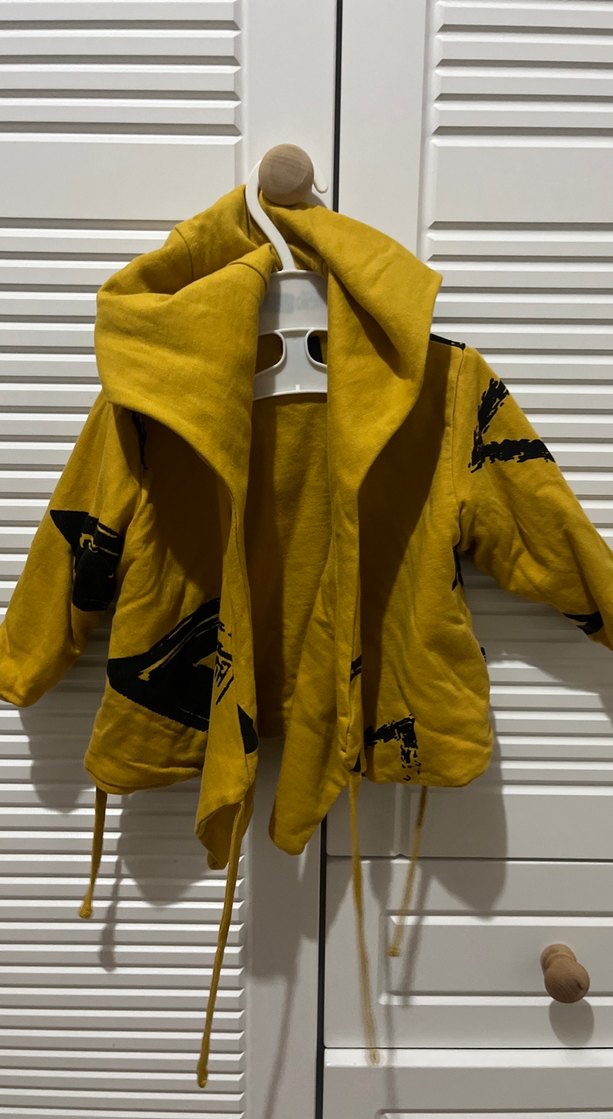 Sarı Kapüşonlu Baskılı Erkek Çocuk Ceketi - Görsel 3