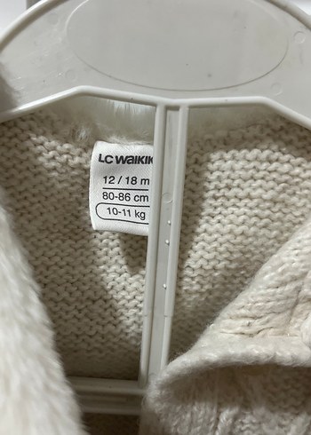 Kız Çocuk Beyaz Kürklü Örgü Yelek - Görsel 4