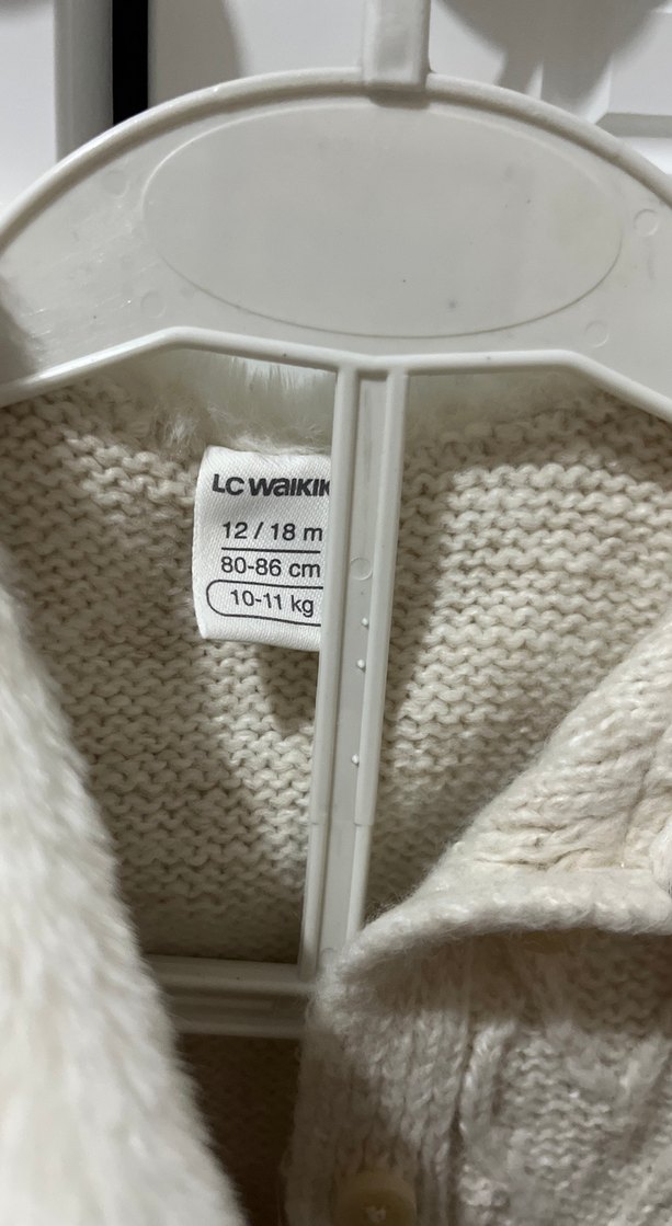 Kız Çocuk Beyaz Kürklü Örgü Yelek - Görsel 4