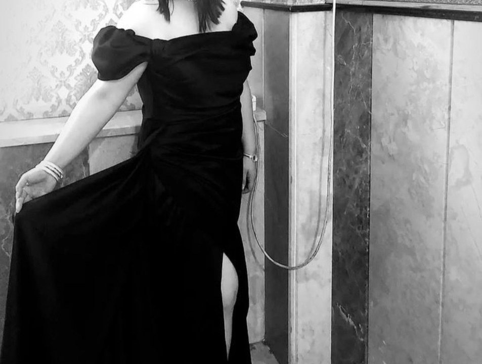 Siyah Saten Uzun Kayık Yaka Kadın Abiye Elbise - Görsel 3