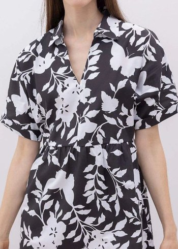 V Yaka Siyah - Beyaz Desenli Mini Elbise - Görsel 2