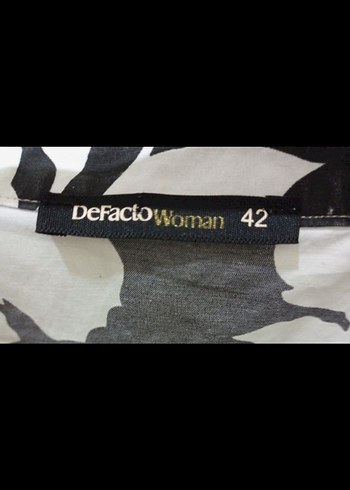 V Yaka Siyah - Beyaz Desenli Mini Elbise - Görsel 5