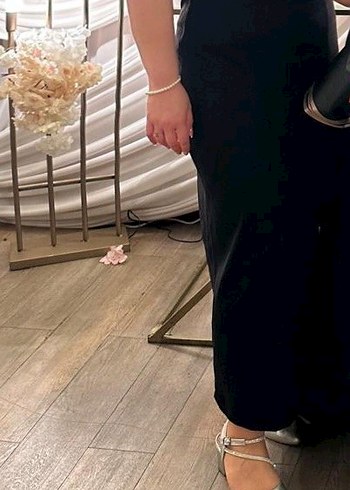 İnci Detaylı Tül Kollu Siyah Uzun Elbise - Görsel 3