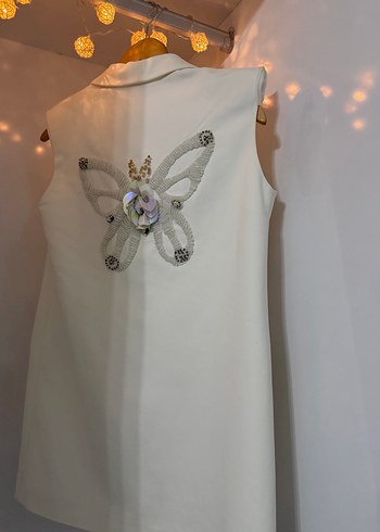 Zarif Kelebek Detaylı Kolsuz Blazer / Yelek - Ekru - Görsel 3