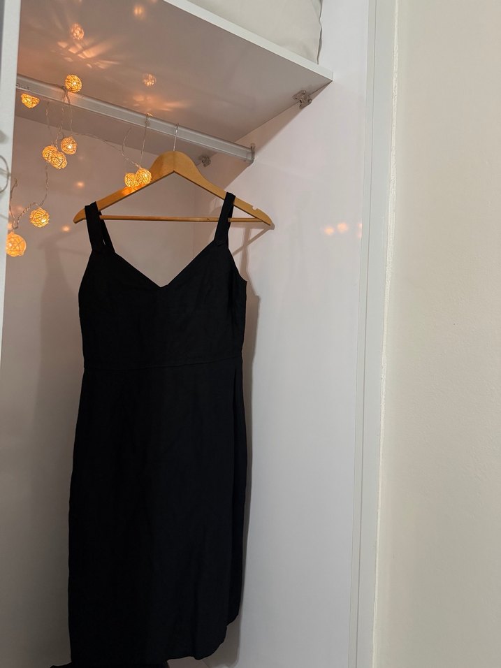 Siyah V Yakalı Uzun Askılı Elbise - Görsel 3