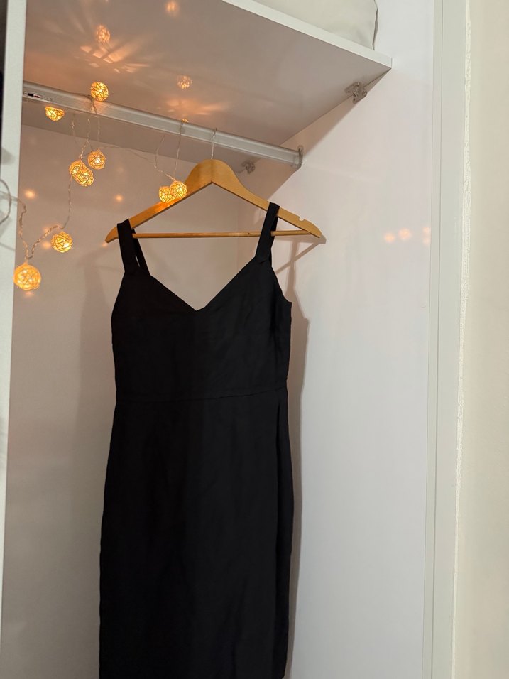 Siyah V Yakalı Uzun Askılı Elbise - Görsel 2