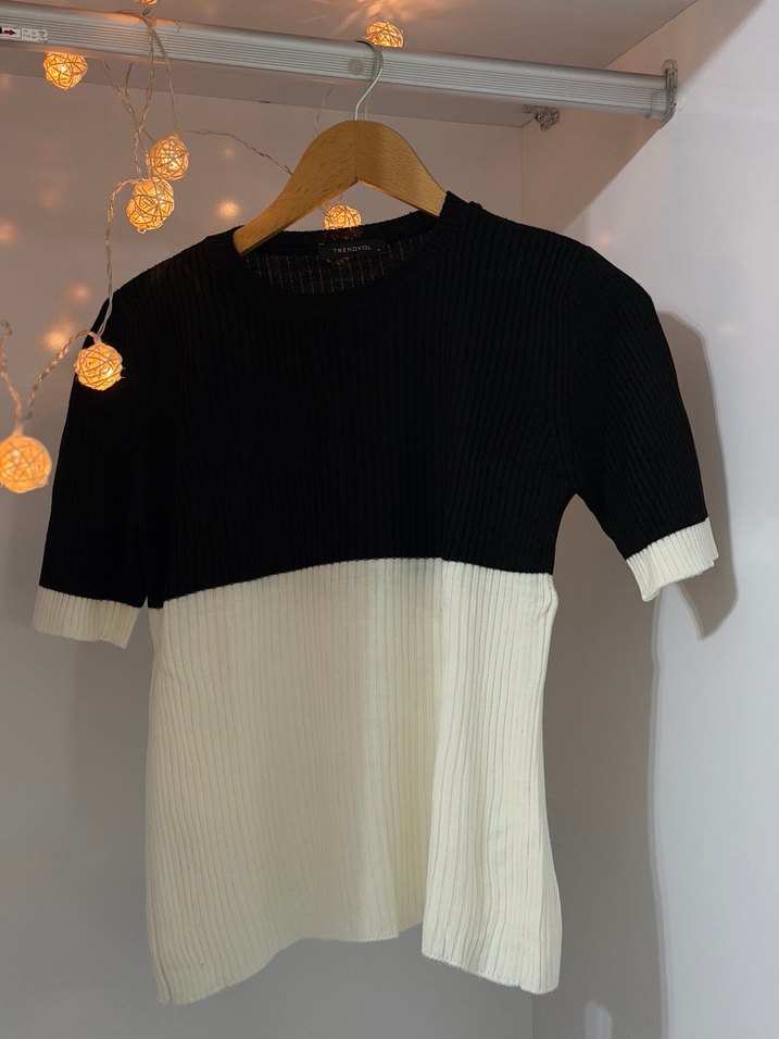 Kısa Kollu, Bisiklet Yaka Örgü Kadın Kazak - Görsel 3