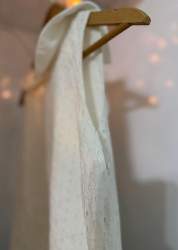 Dantel Detaylı Beyaz Kolsuz Midi Keten Elbise - Görsel 5