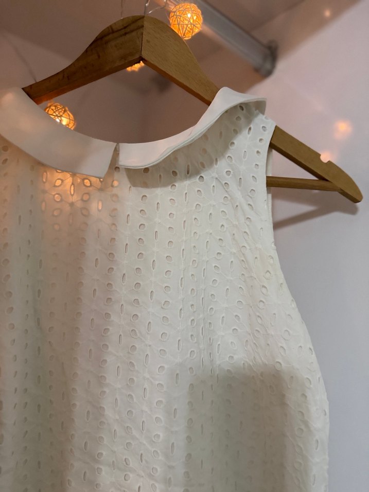 Dantel Detaylı Beyaz Kolsuz Midi Keten Elbise - Görsel 3