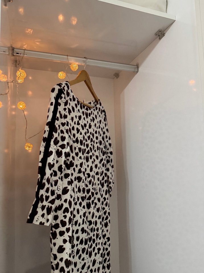 Kalp Desenli Kısa Elbise - Görsel 2