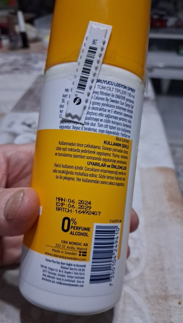 Celenes SPF30 Güneş Koruyucu Sprey Losyon - Görsel 3