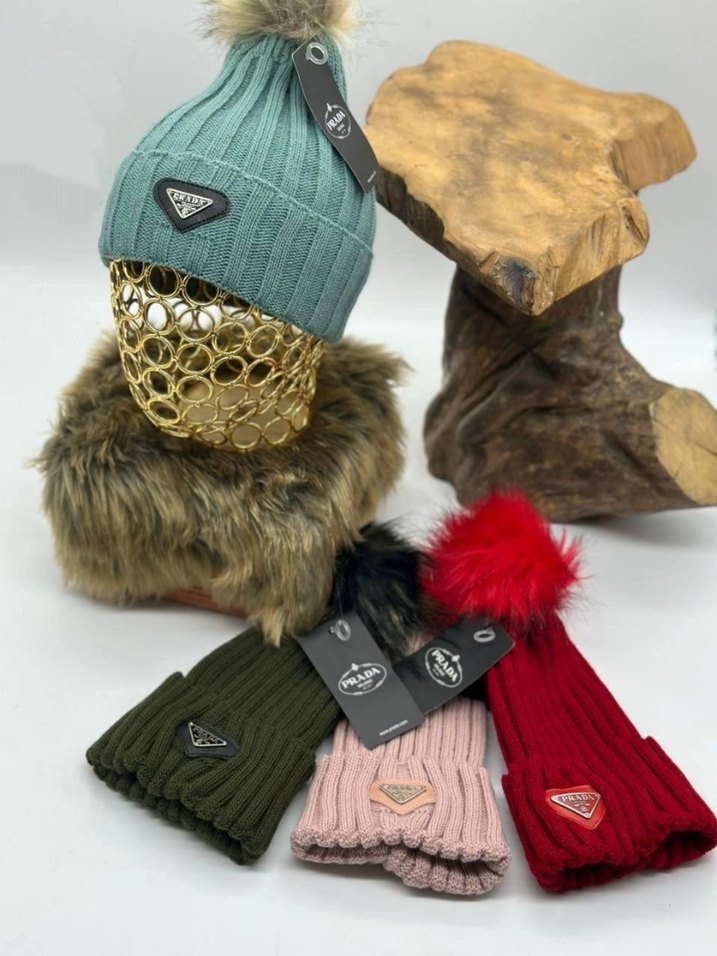 Beyaz Kürklü Kadın Bere - Görsel 4