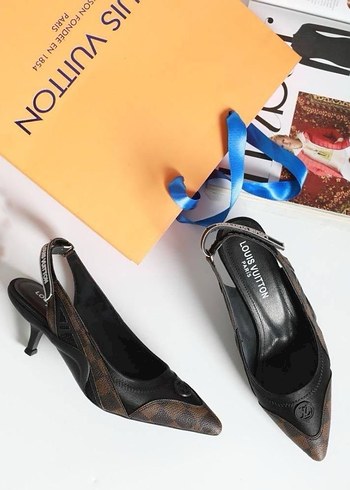 Louis Vuitton Parlak Baskılı Tokalı Stiletto - Görsel 14