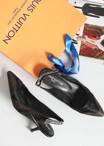 Louis Vuitton Parlak Baskılı Tokalı Stiletto - Görsel 12
