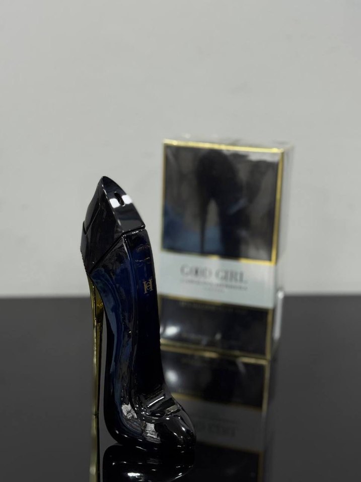 Carolina Herrera God Girl Gold Fantasy Kadın Parfümü - Görsel 3