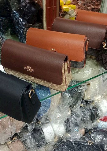 Coach Siyah Baskılı Deri Omuz Çantası - Görsel 4