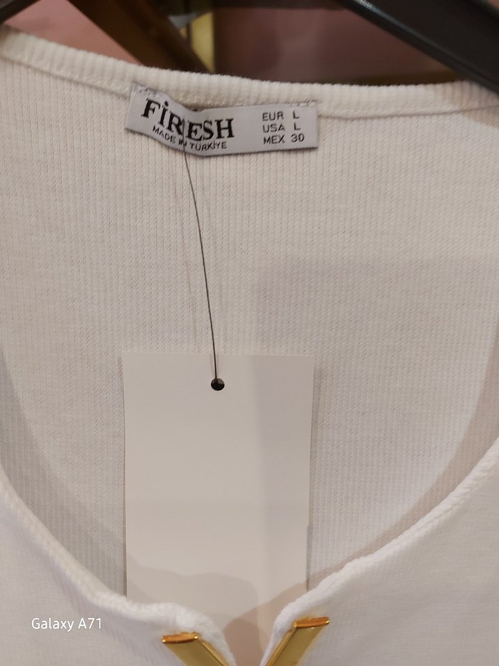 Kadın Beyaz V Yaka Kısa Kollu Tişört - Görsel 2