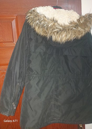 Siyah Düğmeli Kadın Kaban - Görsel 2