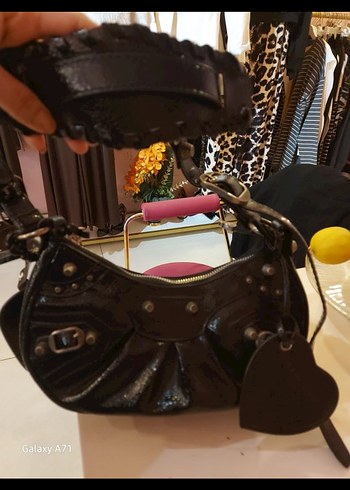 Zincir Detaylı Siyah Gotik Deri Kadın Çanta - Görsel 3