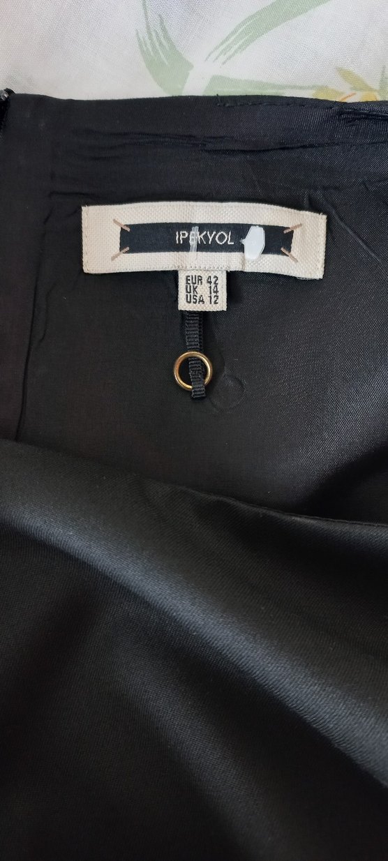 İPEKYOL SİYAH KOLSUZ ELBİSE - Görsel 3