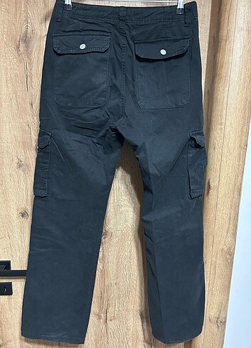 38 Beden siyah Renk Pull and bear kargo pantolon