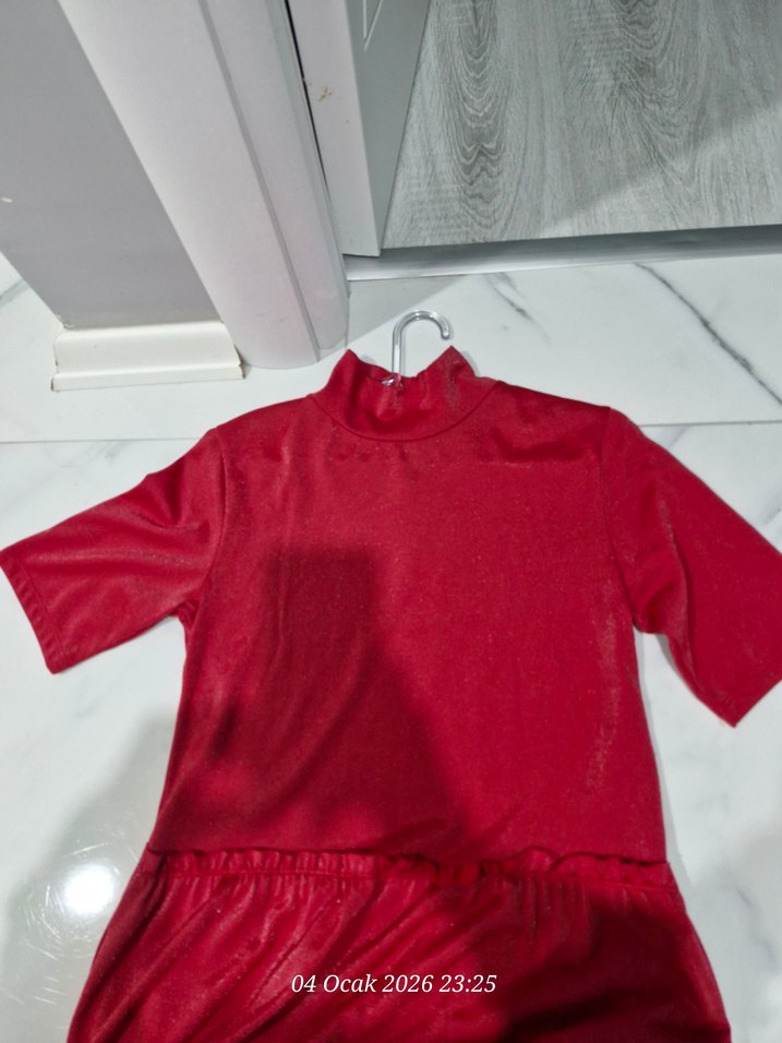 Kırmızı Uzun Renkli Fırfırlı Elbise - Görsel 3