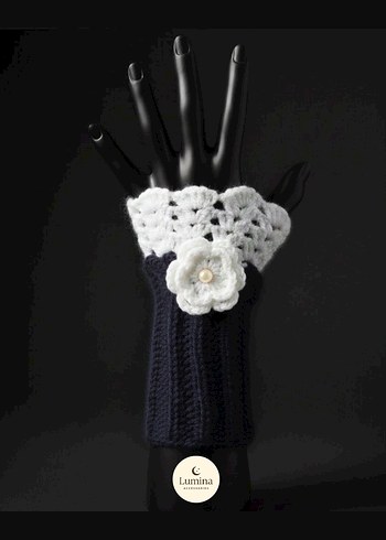 Çiçek Desenli Örgü Kadın Eldiveni - Görsel 2