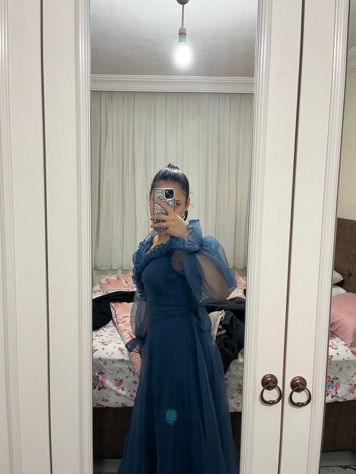 Şeffaf Kollarıyla Lacivert Straplez Midi Elbise - Görsel 4