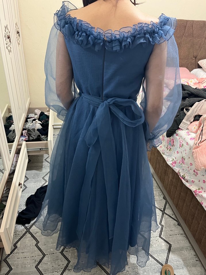 Şeffaf Kollarıyla Lacivert Straplez Midi Elbise - Görsel 5